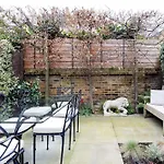 Veeve - The Parsons Green Retreat